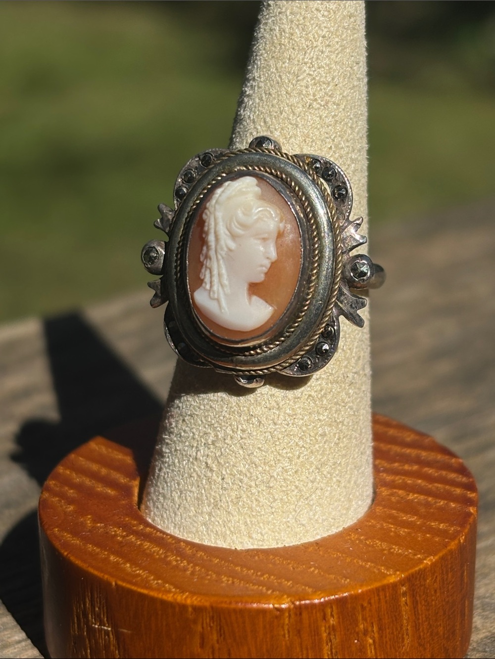 Vintage Sterling Silver Shell Cameo Portrait Ring With Marcasites